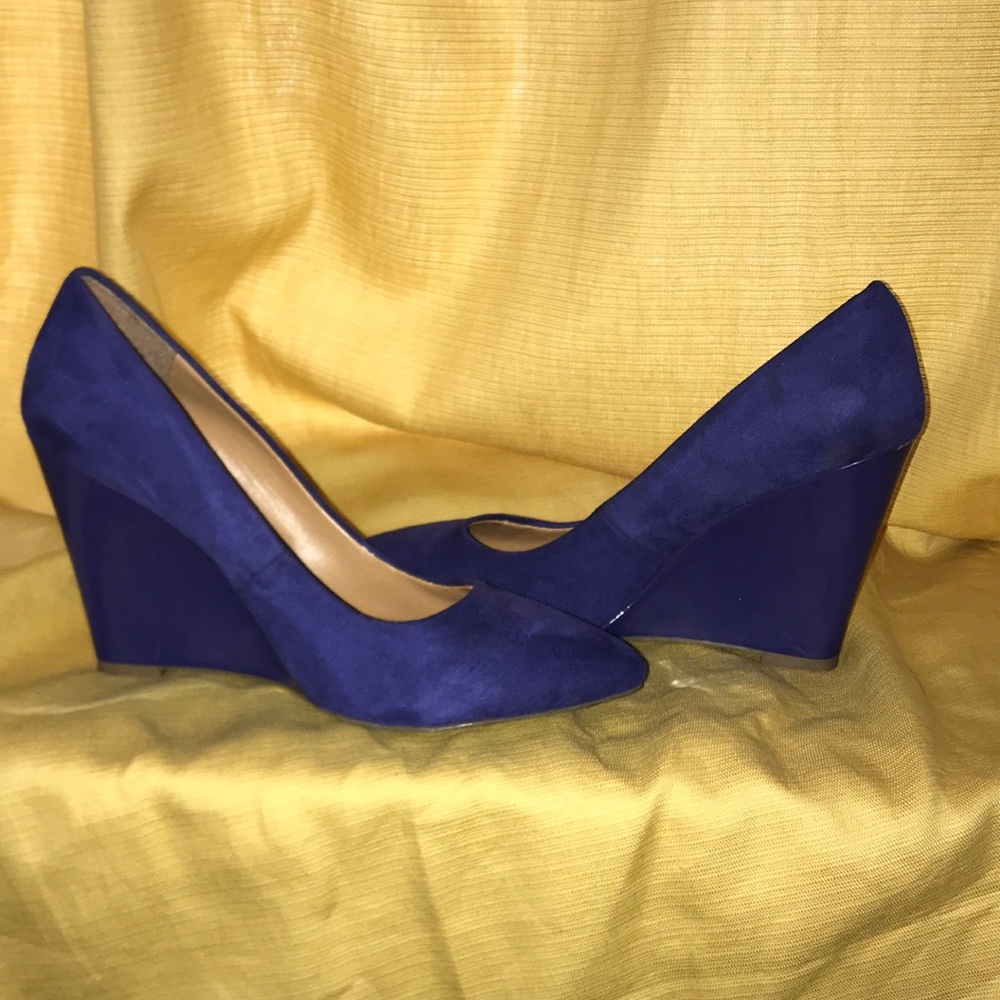 Suede blue wedge heel